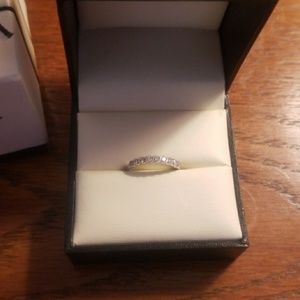 Diamond wedding band